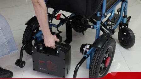 Precio competitivo y nuevo diseño para la silla de ruedas eléctrica plegable ligera discapacitada del diseño humanizado de Topmedi